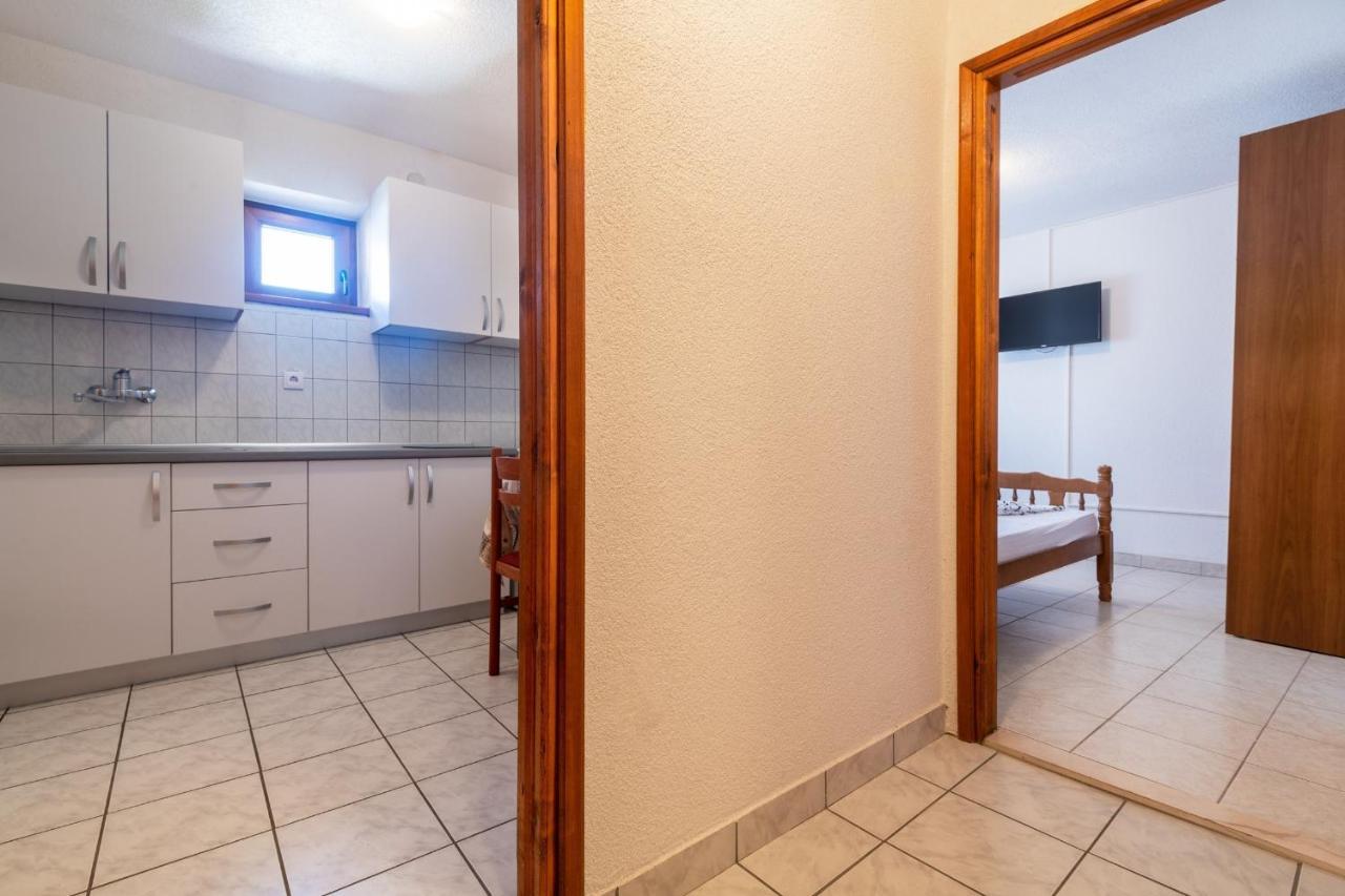 Apartments Mira Neum Exterior photo