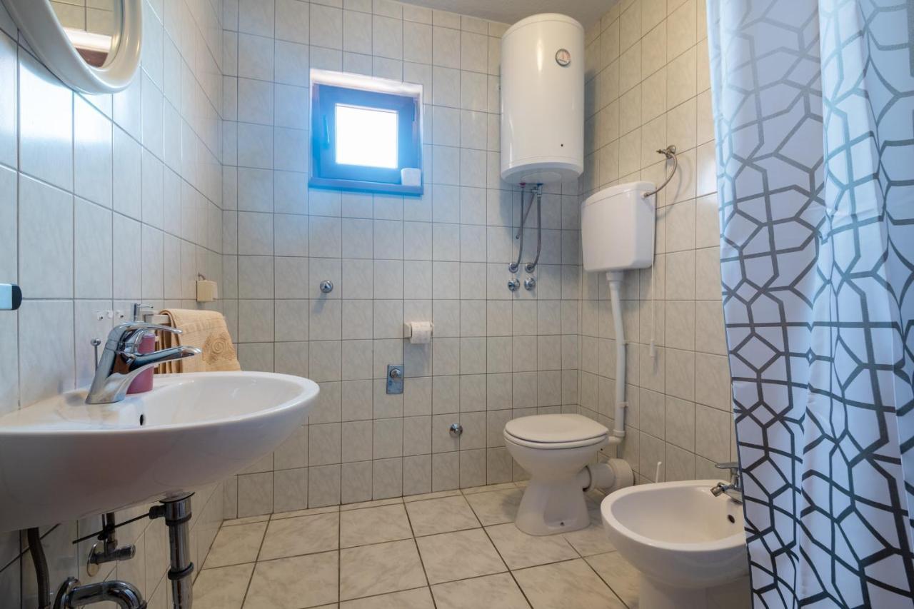 Apartments Mira Neum Exterior photo