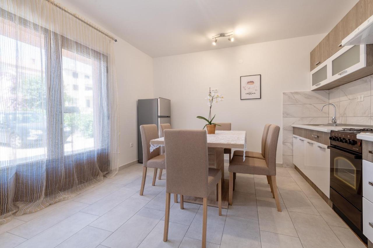 Apartments Mira Neum Exterior photo