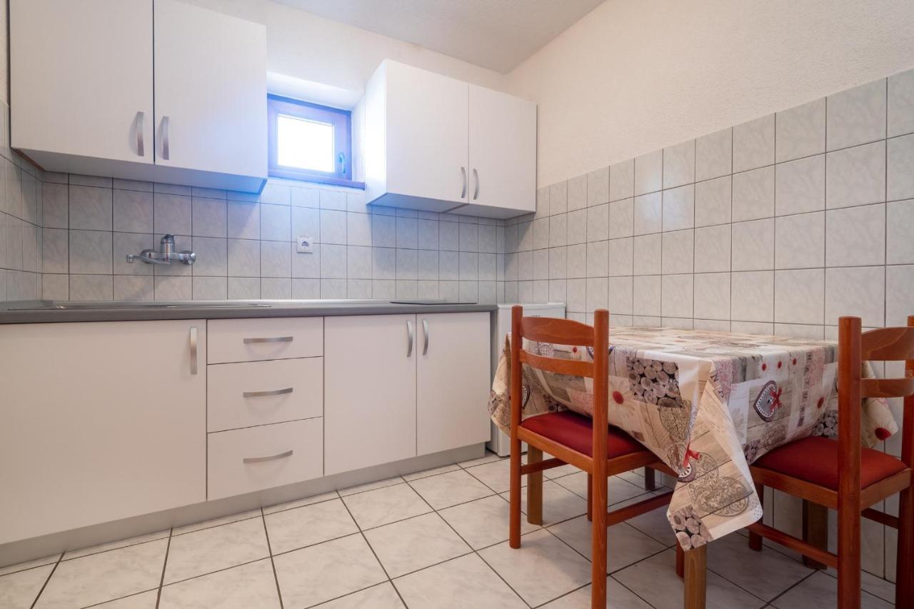 Apartments Mira Neum Exterior photo