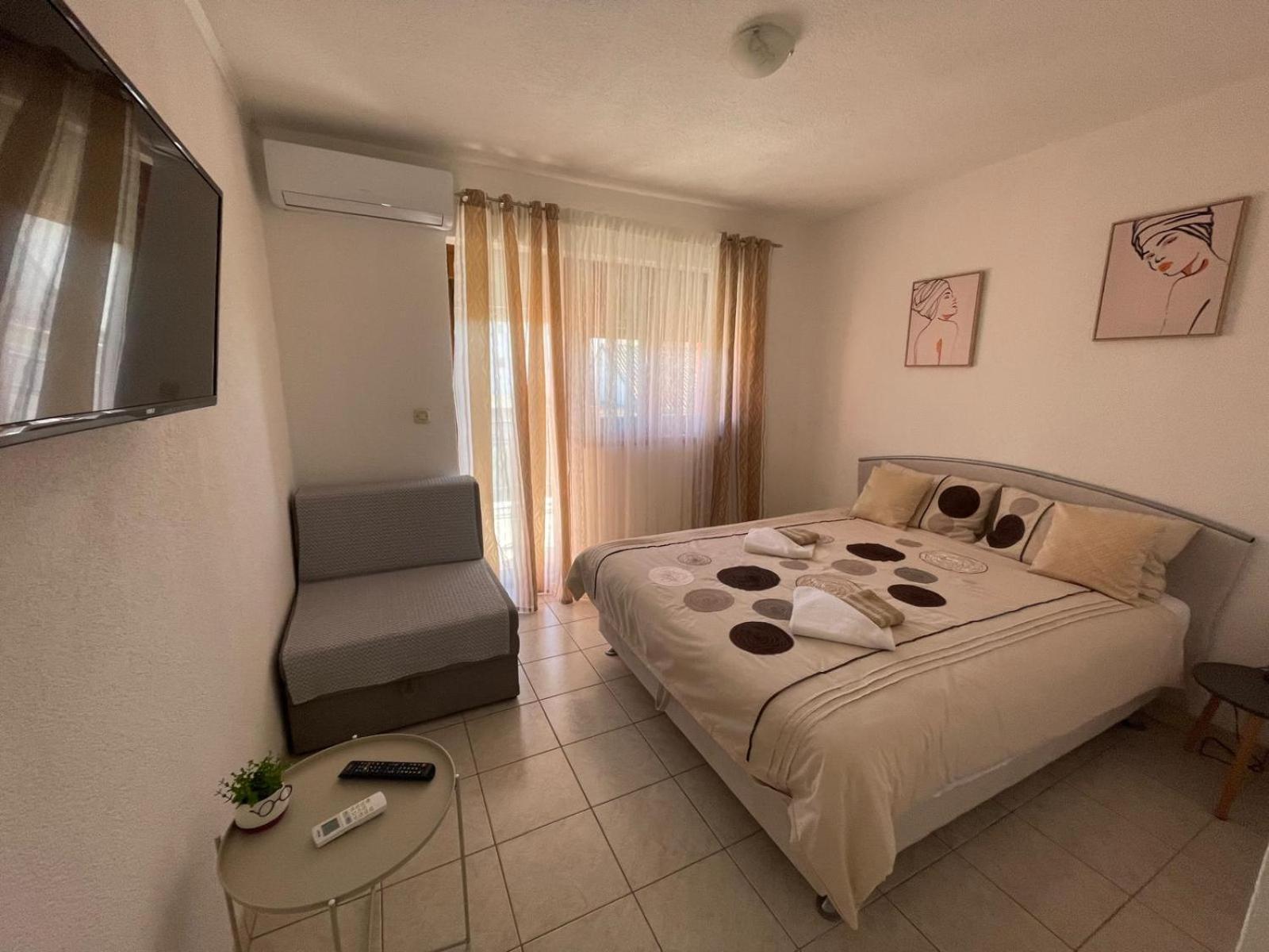 Apartments Mira Neum Exterior photo